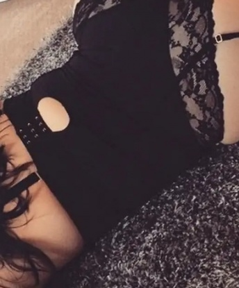 Искушенная брюнетка со стройными формами и нежным характером ждет встречи с заботливым и щедрым мужчиной. Приглашаю насладиться моментами страсти и удовольствия в моей компании. Позвони, и мы создадим незабываемую атмосферу! 9131, 30 лет