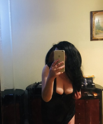 Искушенная брюнетка со стройными формами и нежным характером ждет встречи с заботливым и щедрым мужчиной. Приглашаю насладиться моментами страсти и удовольствия в моей компании. Позвони, и мы создадим незабываемую атмосферу! 9131, 30 лет